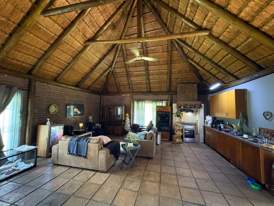 5 Bedroom Property for Sale in Safari Gardens North West